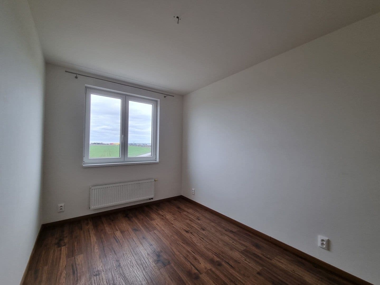 Prenájom bytu 3-izbový 54 m², V Honech, Klecany, Středočeský kraj Prenájom bytu 3-izbový 54 m², V Honech, Klecany, Středočeský kraj