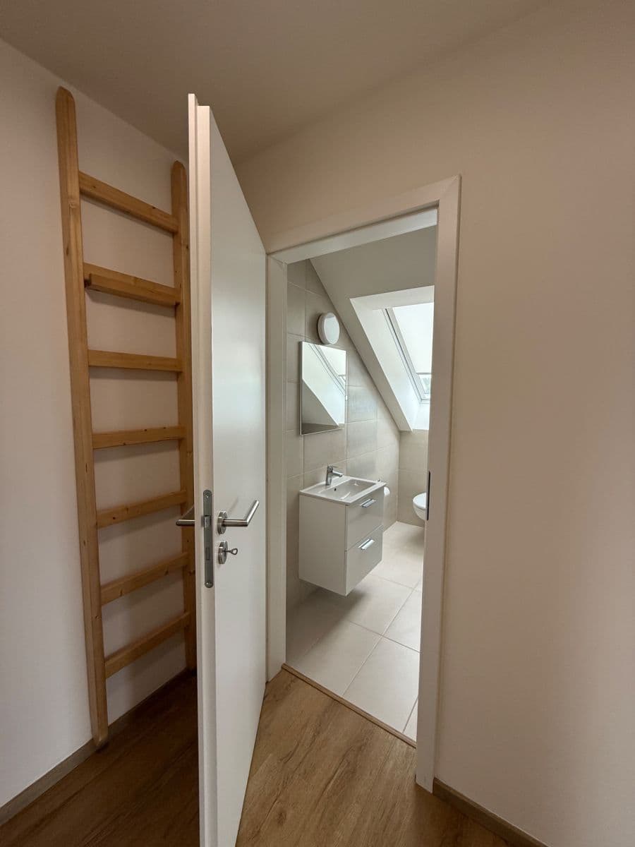 Prenájom bytu 3-izbový 64 m², Bohutín, Středočeský kraj Prenájom bytu 3-izbový 64 m², Bohutín, Středočeský kraj