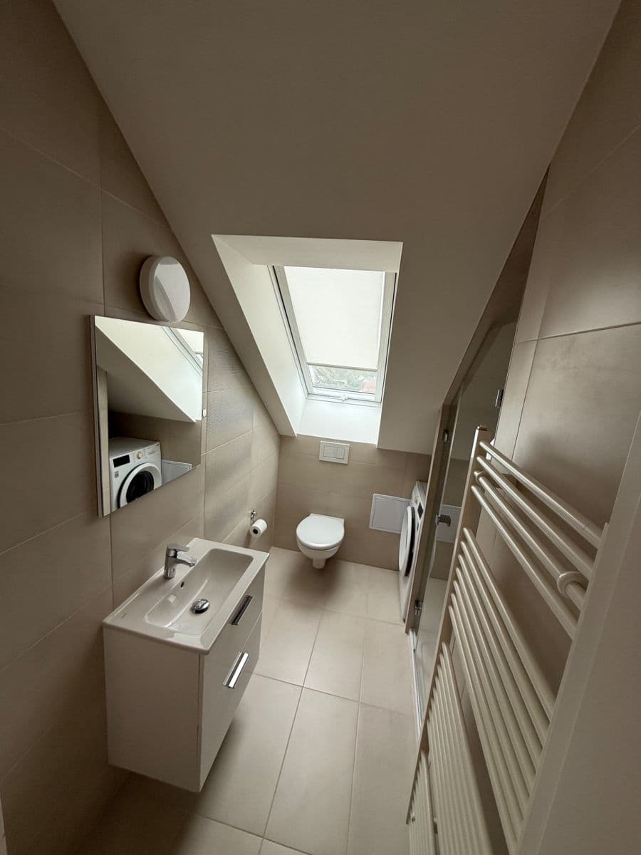Prenájom bytu 3-izbový 64 m², Bohutín, Středočeský kraj Prenájom bytu 3-izbový 64 m², Bohutín, Středočeský kraj