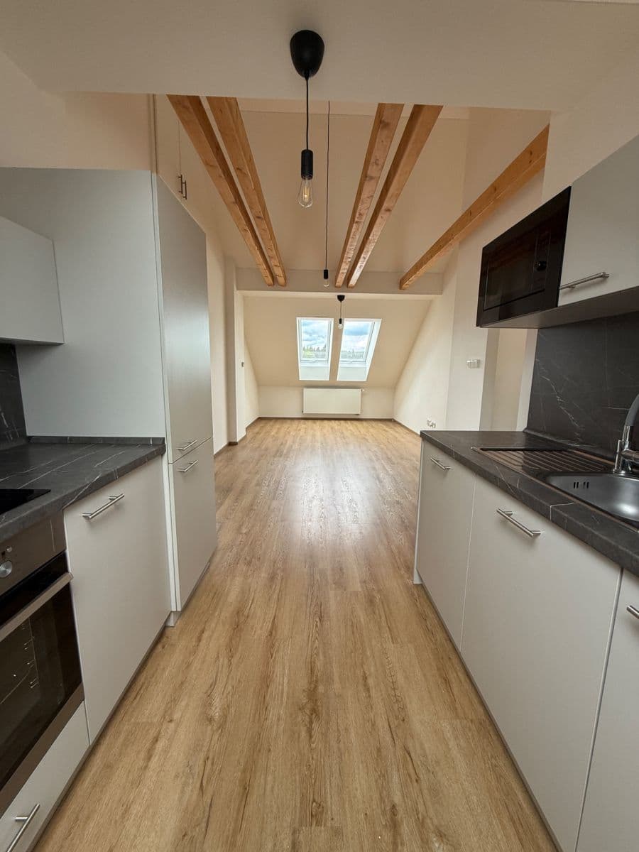 Prenájom bytu 3-izbový 64 m², Bohutín, Středočeský kraj Prenájom bytu 3-izbový 64 m², Bohutín, Středočeský kraj