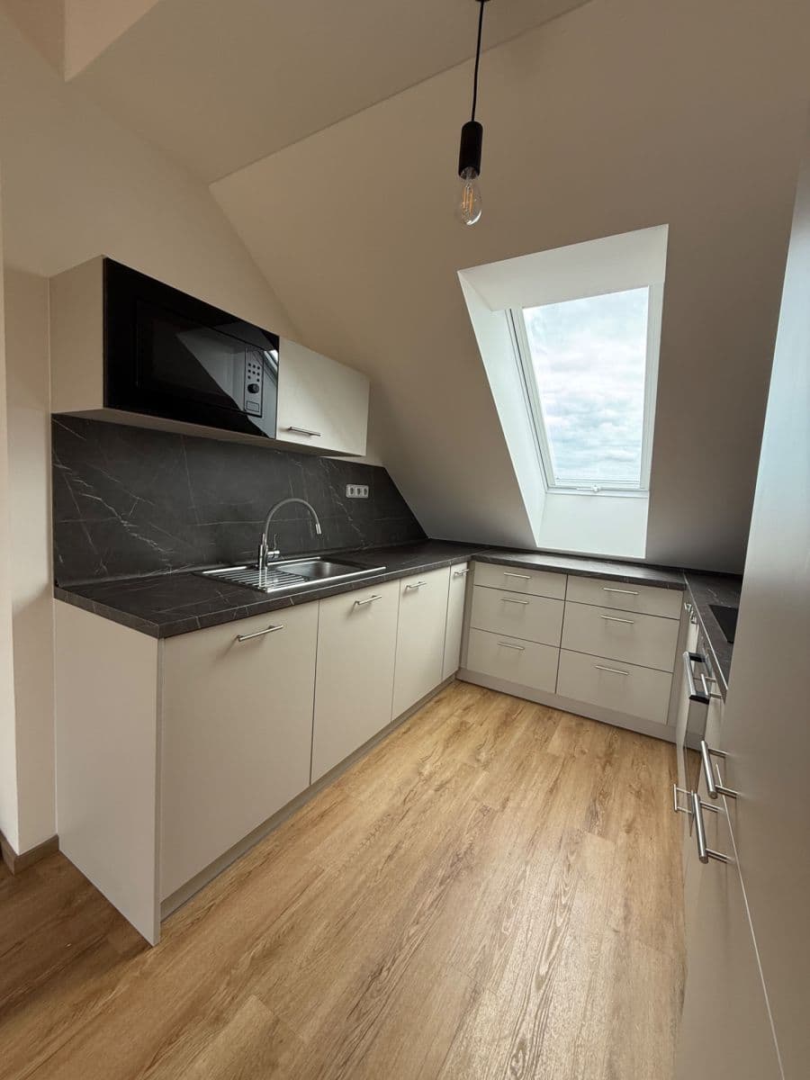 Prenájom bytu 3-izbový 64 m², Bohutín, Středočeský kraj Prenájom bytu 3-izbový 64 m², Bohutín, Středočeský kraj