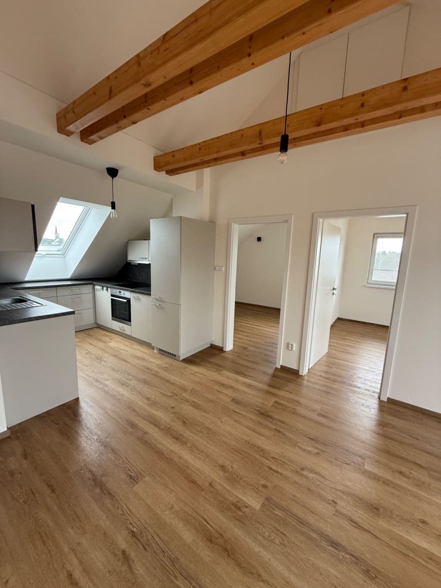 Prenájom bytu 3-izbový 64 m², Bohutín, Středočeský kraj Prenájom bytu 3-izbový 64 m², Bohutín, Středočeský kraj