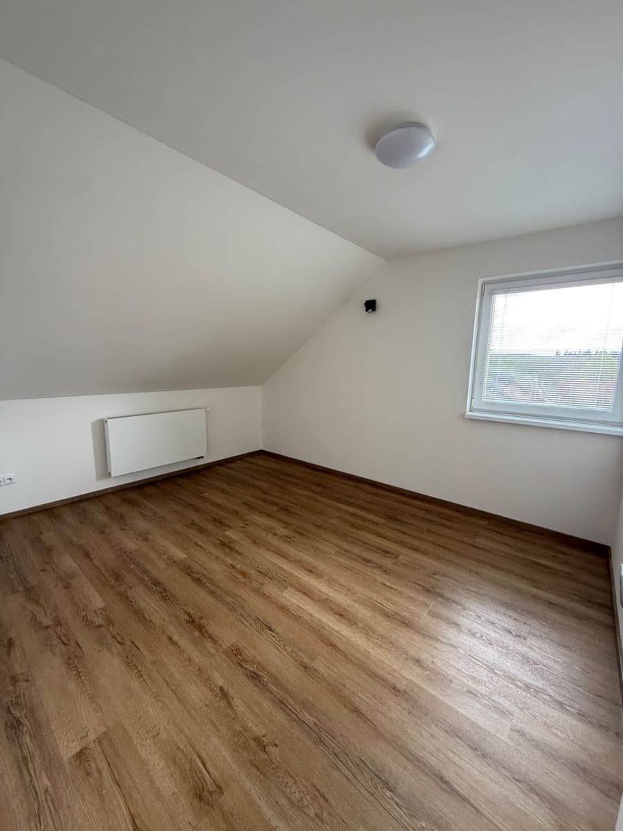 Prenájom bytu 3-izbový 64 m², Bohutín, Středočeský kraj Prenájom bytu 3-izbový 64 m², Bohutín, Středočeský kraj