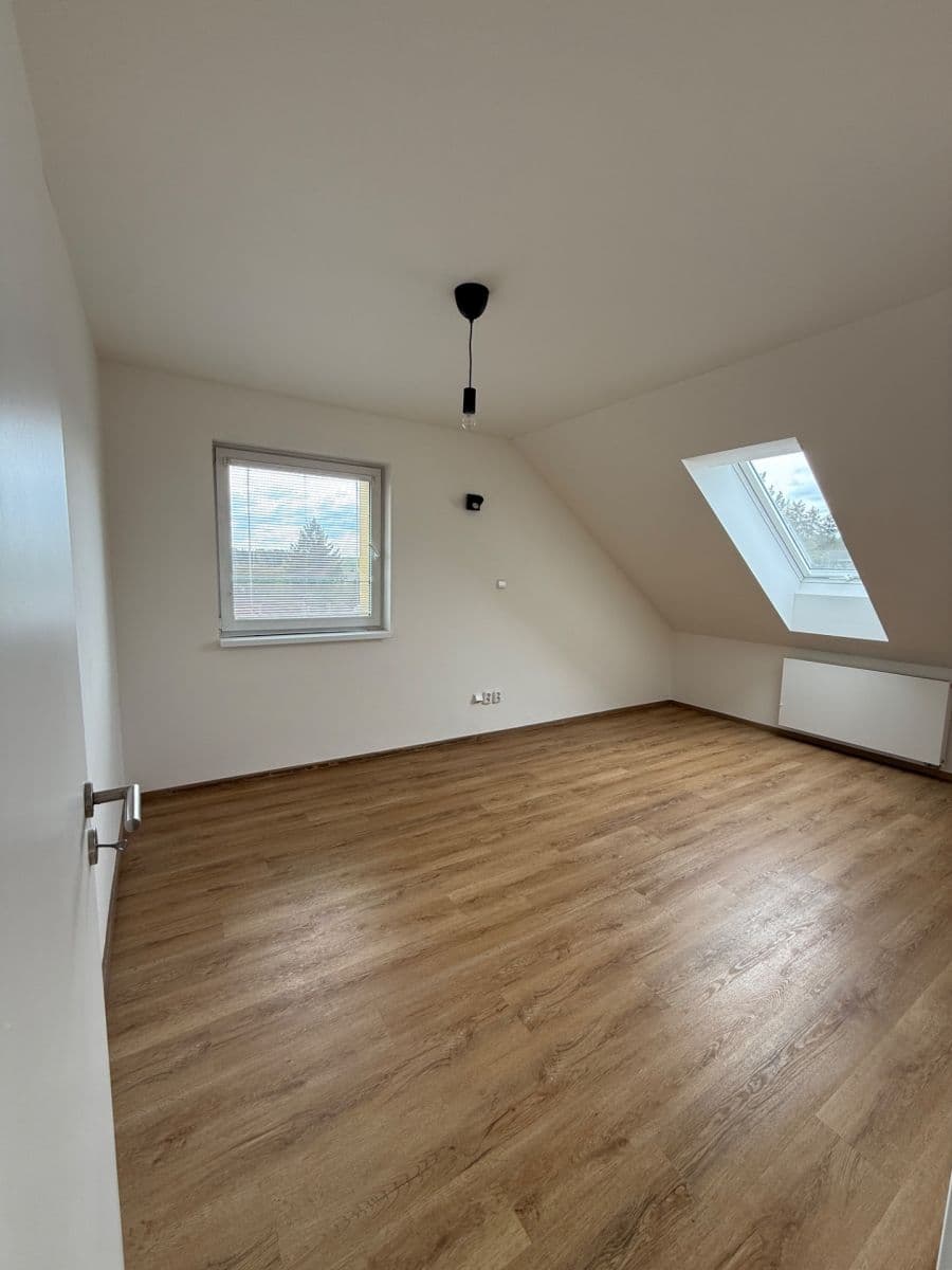 Prenájom bytu 3-izbový 64 m², Bohutín, Středočeský kraj Prenájom bytu 3-izbový 64 m², Bohutín, Středočeský kraj