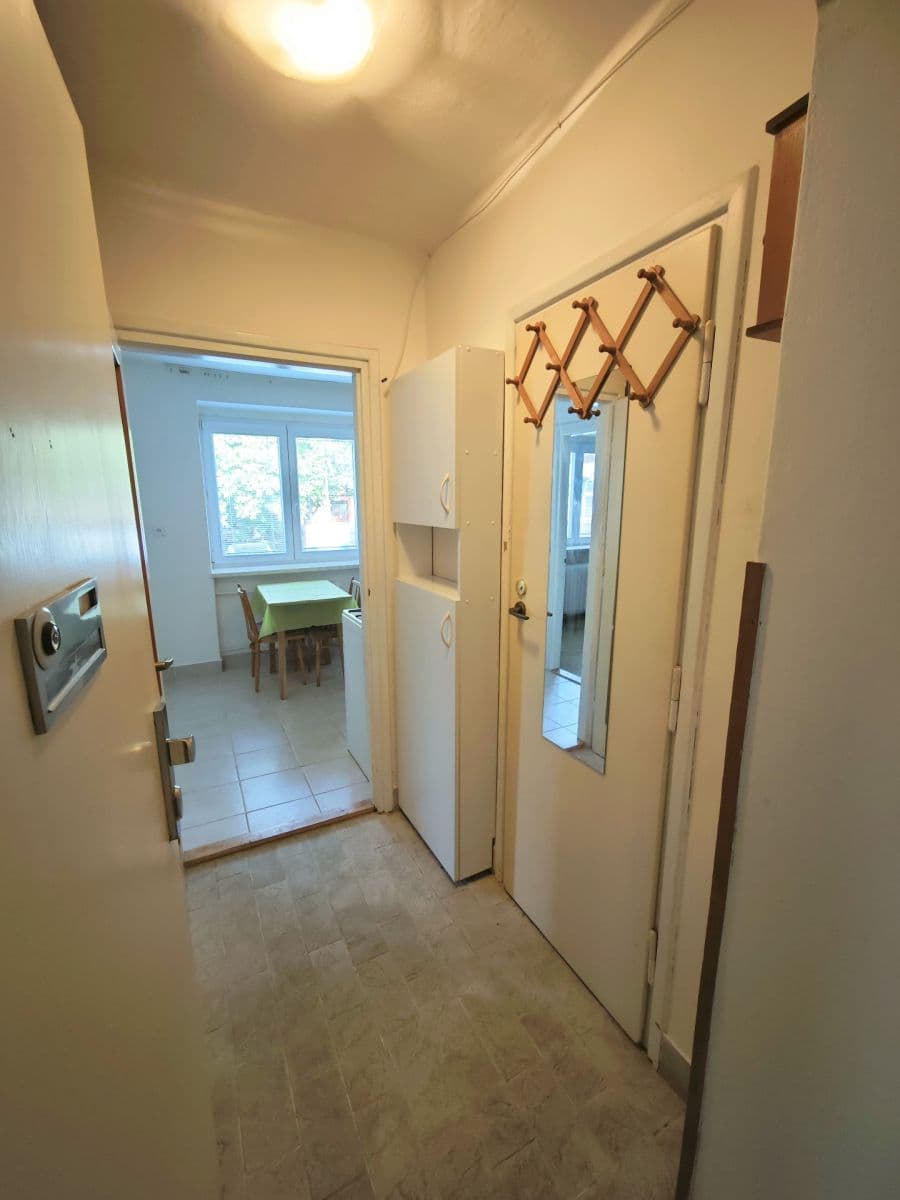 Prenájom bytu 1-izbový 35 m², Rychtaříkova, Plzeň, Plzeňský kraj Prenájom bytu 1-izbový 35 m², Rychtaříkova, Plzeň, Plzeňský kraj