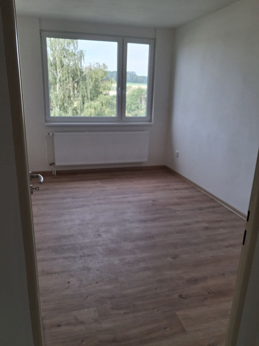 Prenájom bytu 3-izbový 70 m², Chmelová, Vysoké Mýto, Pardubický kraj Prenájom bytu 3-izbový 70 m², Chmelová, Vysoké Mýto, Pardubický kraj