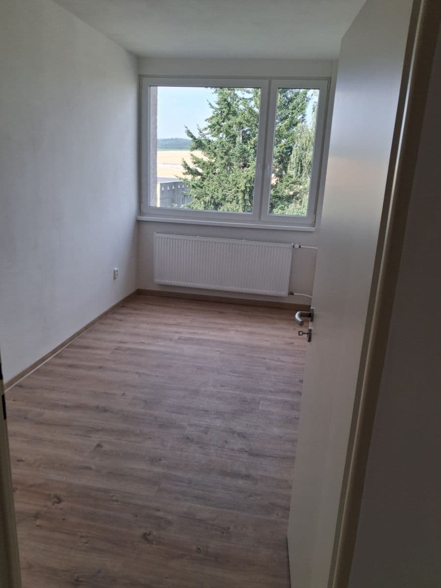 Prenájom bytu 3-izbový 70 m², Chmelová, Vysoké Mýto, Pardubický kraj Prenájom bytu 3-izbový 70 m², Chmelová, Vysoké Mýto, Pardubický kraj