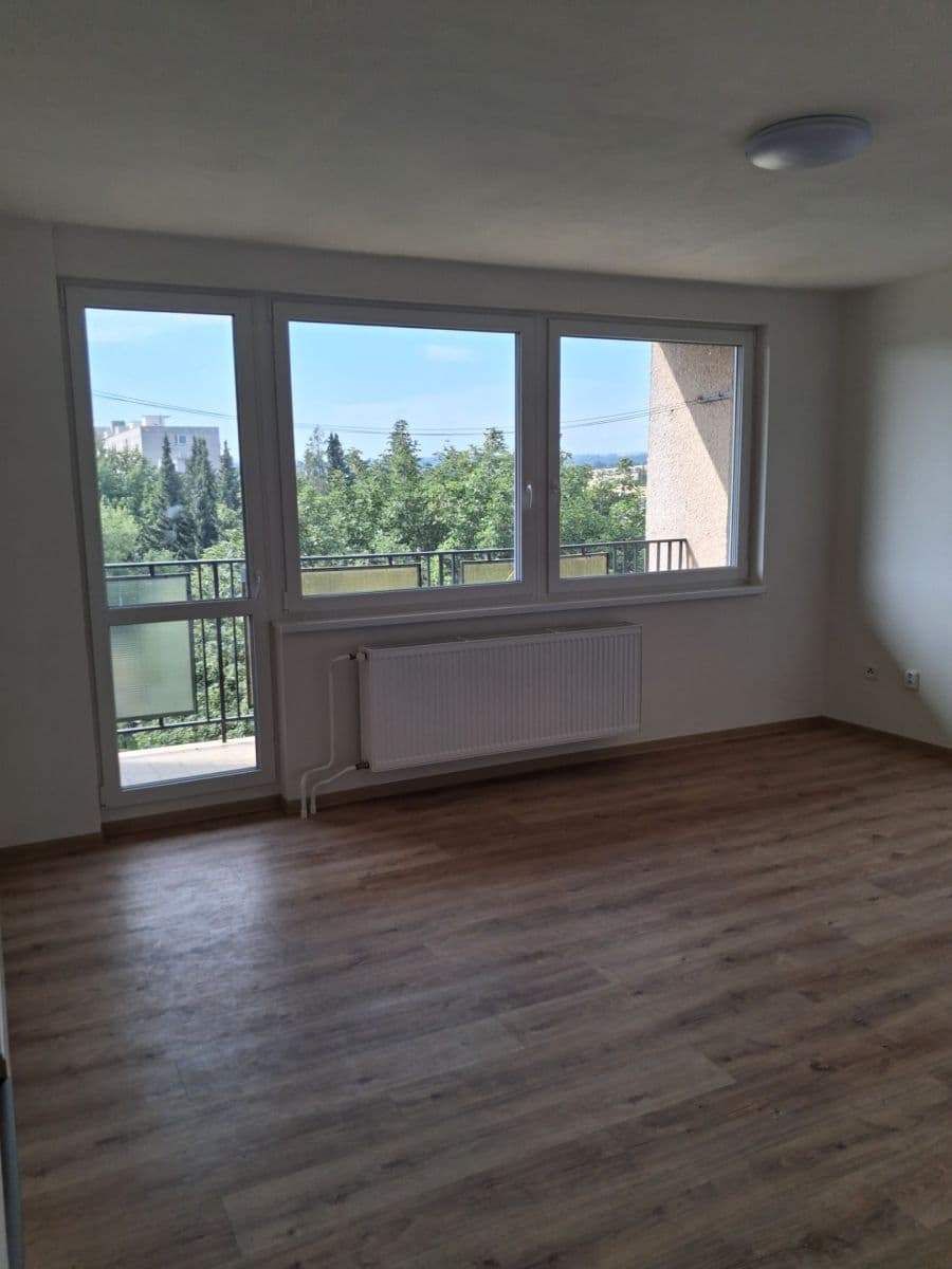 Prenájom bytu 3-izbový 70 m², Chmelová, Vysoké Mýto, Pardubický kraj Prenájom bytu 3-izbový 70 m², Chmelová, Vysoké Mýto, Pardubický kraj
