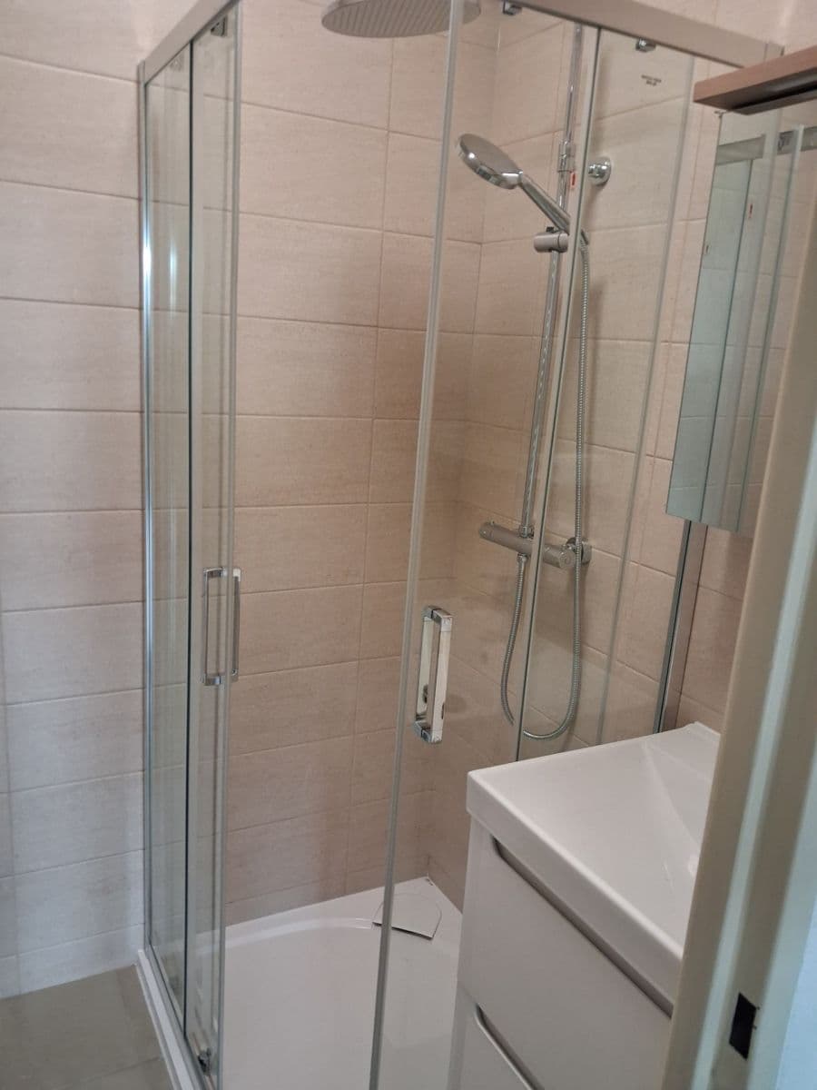 Prenájom bytu 3-izbový 70 m², Chmelová, Vysoké Mýto, Pardubický kraj Prenájom bytu 3-izbový 70 m², Chmelová, Vysoké Mýto, Pardubický kraj
