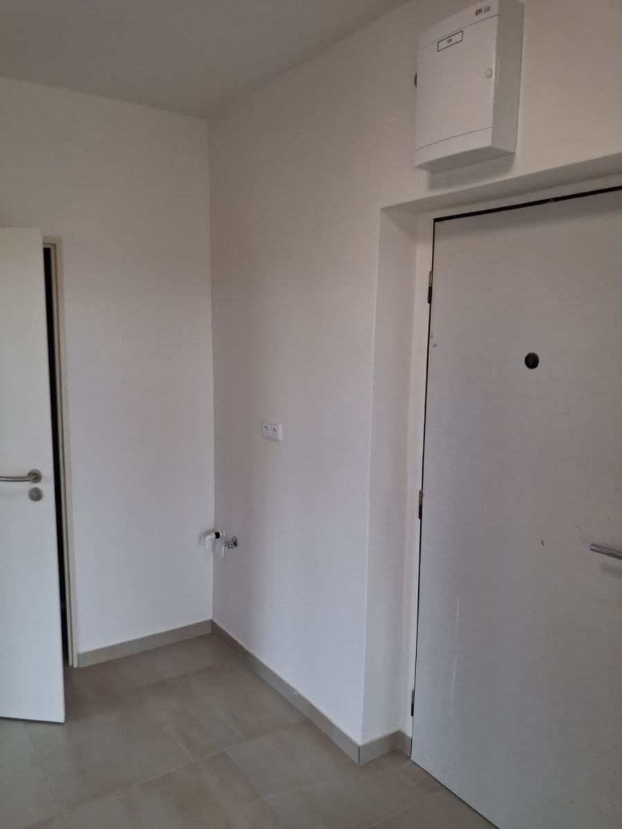 Prenájom bytu 3-izbový 70 m², Chmelová, Vysoké Mýto, Pardubický kraj Prenájom bytu 3-izbový 70 m², Chmelová, Vysoké Mýto, Pardubický kraj