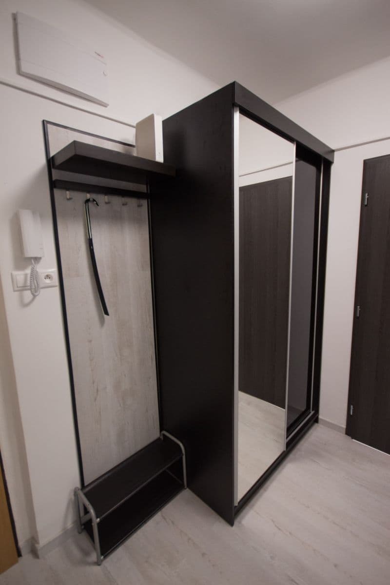 Prenájom bytu 1-izbový 35 m², Špitálska, Bratislava - mestská časť Staré Mesto, Bratislavský kraj Prenájom bytu 1-izbový 35 m², Špitálska, Bratislava - mestská časť Staré Mesto, Bratislavský kraj