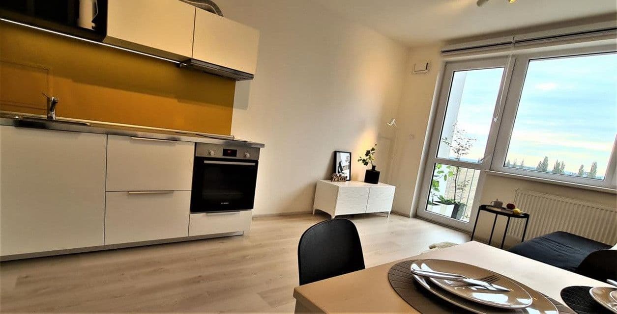 Prenájom bytu 1-izbový 35 m², Velvarská, Horoměřice, Středočeský kraj Prenájom bytu 1-izbový 35 m², Velvarská, Horoměřice, Středočeský kraj