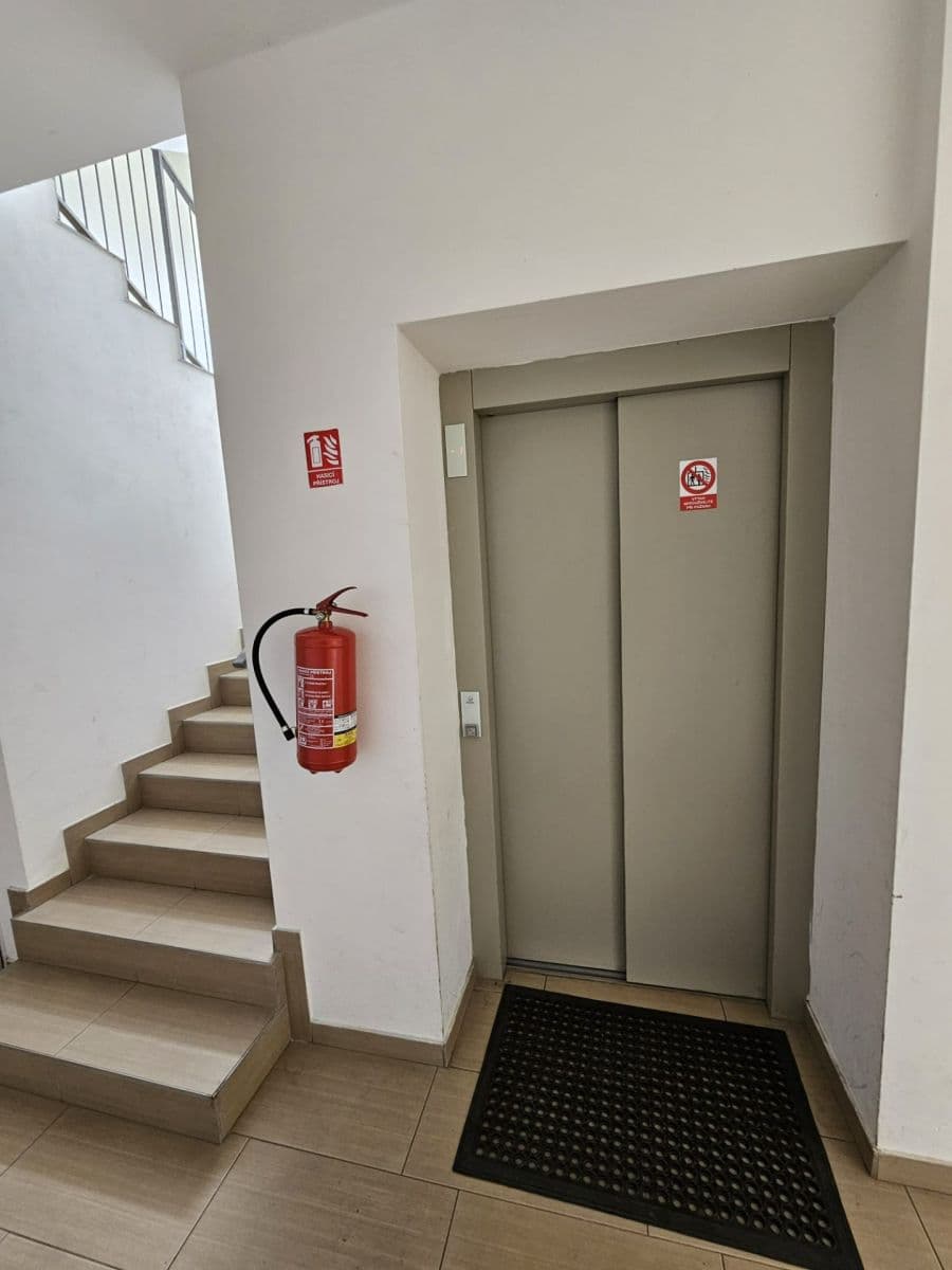 Predaj bytu 3-izbový 80 m², Lederova, Roztoky, Středočeský kraj Predaj bytu 3-izbový 80 m², Lederova, Roztoky, Středočeský kraj