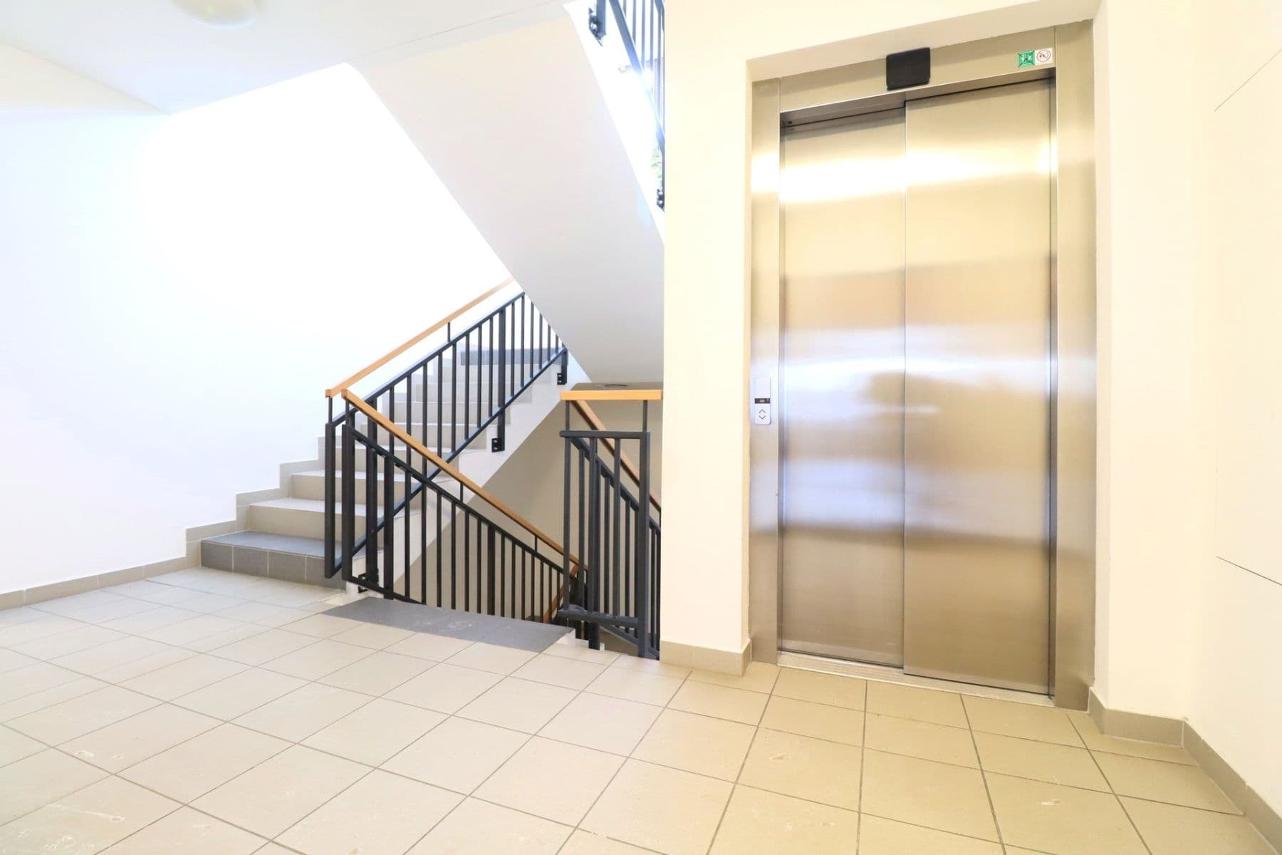 Prenájom bytu 1-izbový 37 m², K Beranovu, Praha, Praha Prenájom bytu 1-izbový 37 m², K Beranovu, Praha, Praha
