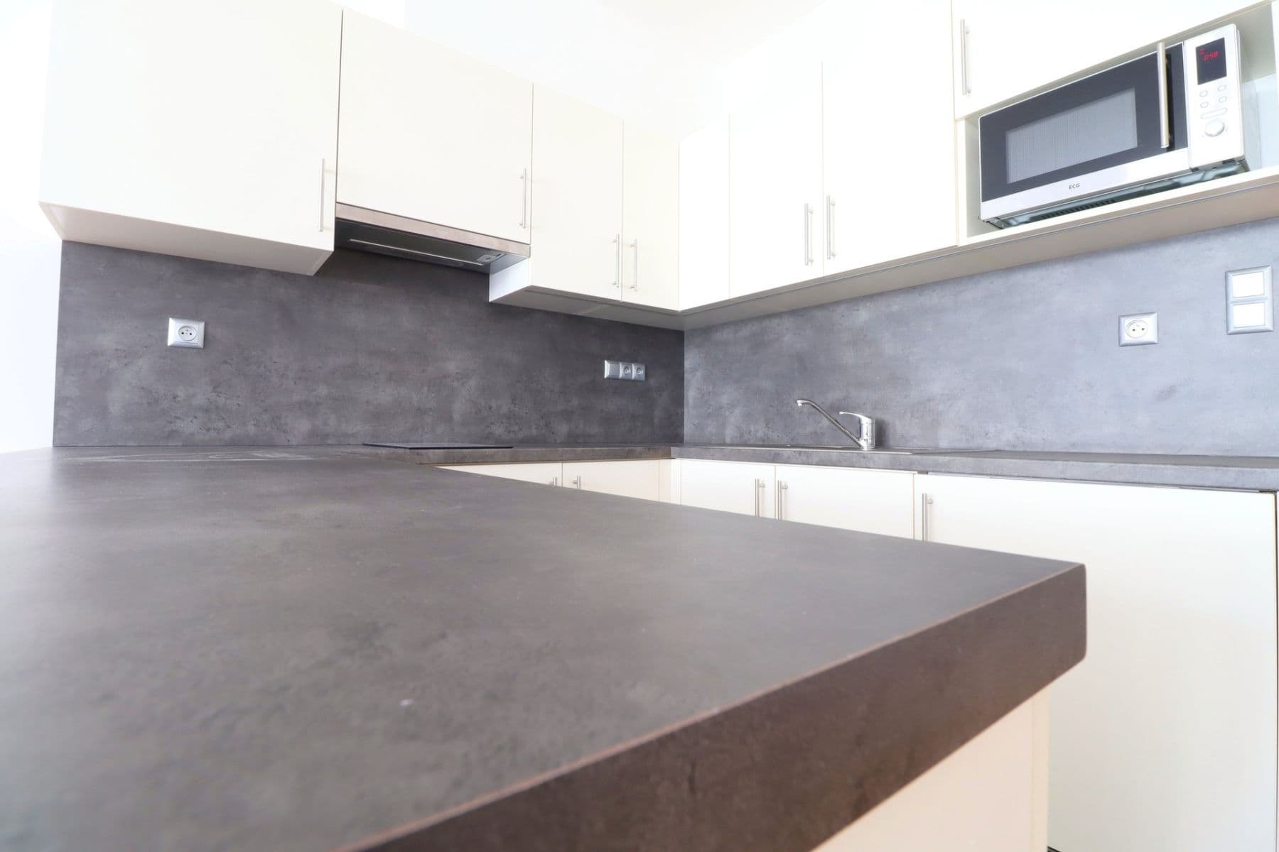Prenájom bytu 1-izbový 37 m², K Beranovu, Praha, Praha Prenájom bytu 1-izbový 37 m², K Beranovu, Praha, Praha