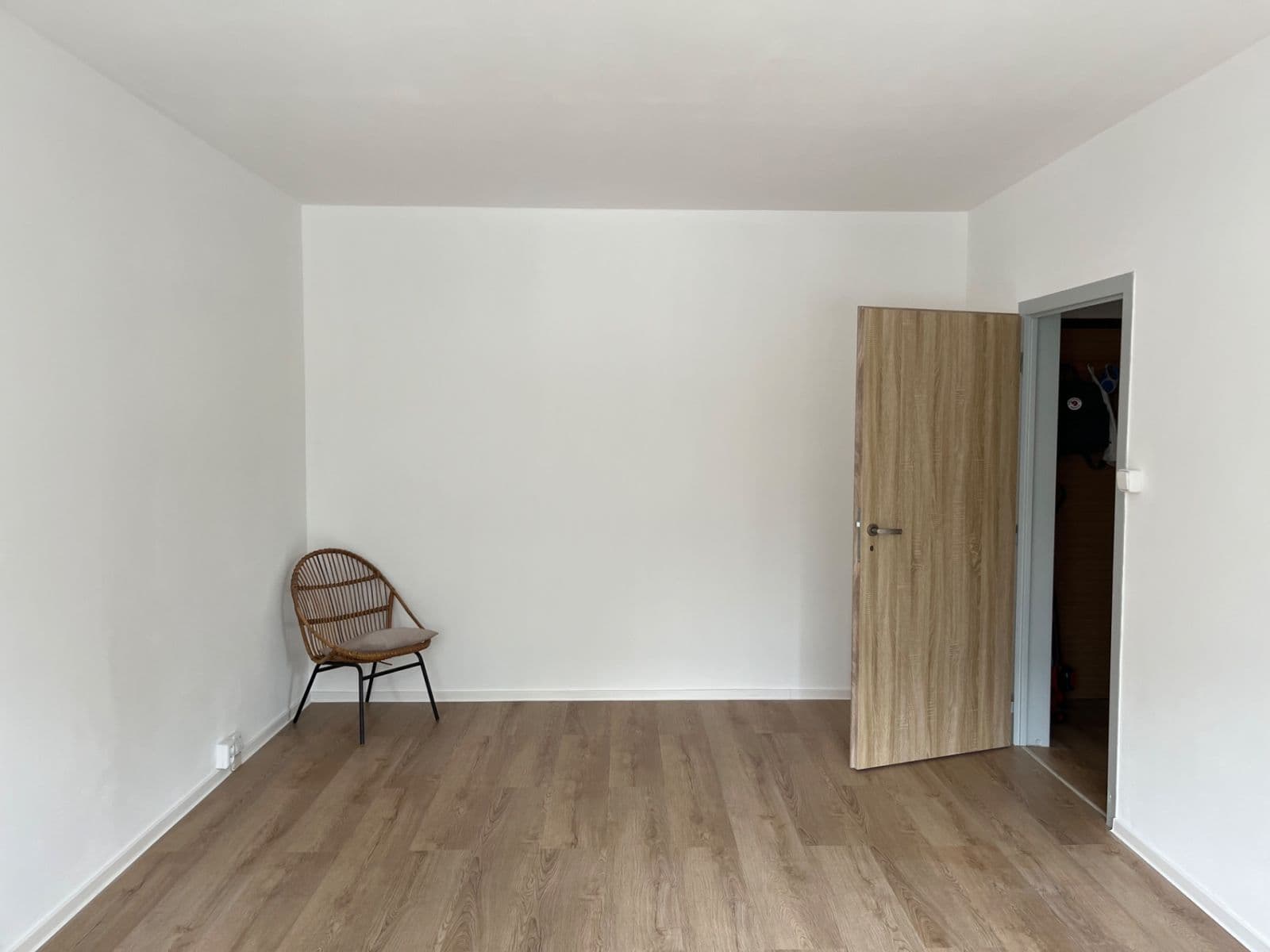 Prenájom bytu 1-izbový 29 m², Tesaříkova, Praha, Praha Prenájom bytu 1-izbový 29 m², Tesaříkova, Praha, Praha