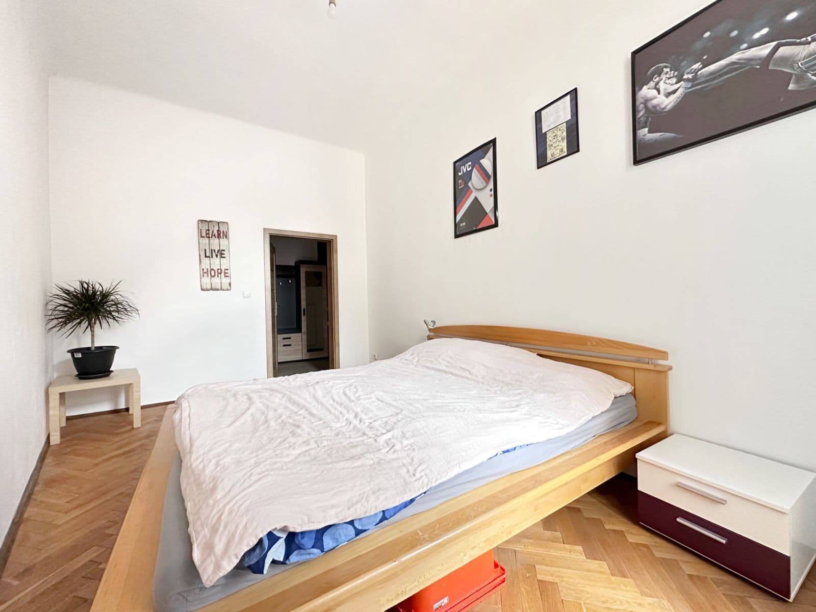 Prenájom bytu 3-izbový 60 m², Klimentská, Praha, Praha Prenájom bytu 3-izbový 60 m², Klimentská, Praha, Praha