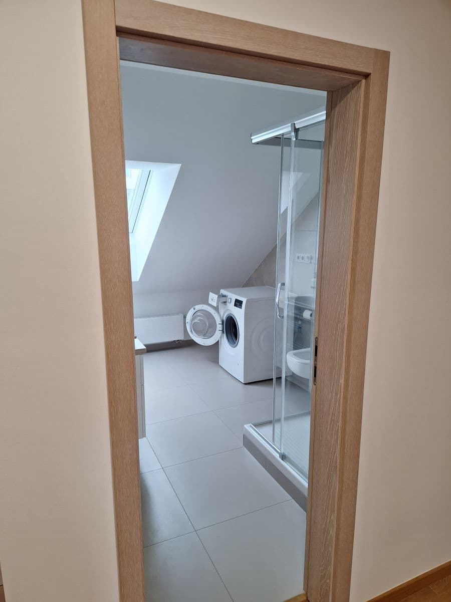 Prenájom bytu 2-izbový 72 m², Rektorská, Praha, Praha Prenájom bytu 2-izbový 72 m², Rektorská, Praha, Praha