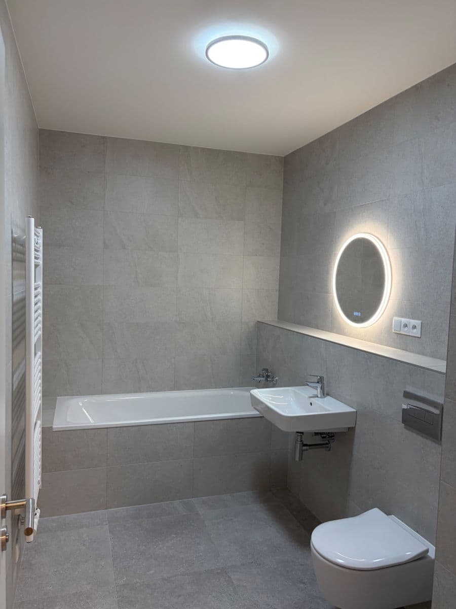 Prenájom bytu 1-izbový 38 m², Divíškové, Praha, Praha Prenájom bytu 1-izbový 38 m², Divíškové, Praha, Praha