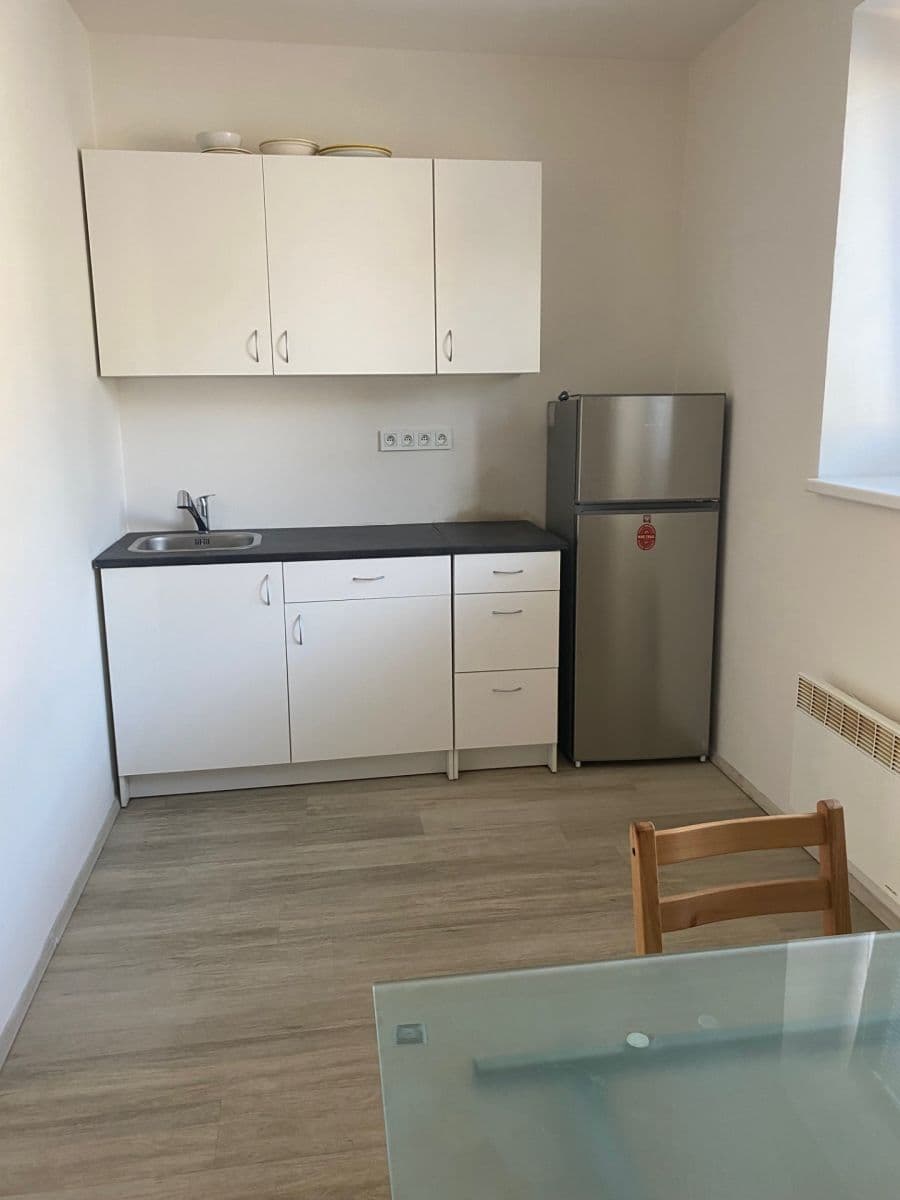 Prenájom bytu 1-izbový 32 m², Banskobystrická, Brno, Jihomoravský kraj Prenájom bytu 1-izbový 32 m², Banskobystrická, Brno, Jihomoravský kraj
