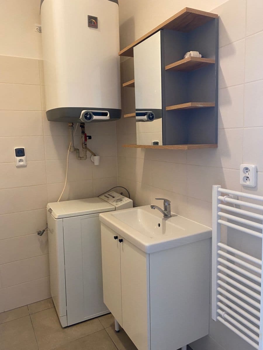 Prenájom bytu 1-izbový 32 m², Banskobystrická, Brno, Jihomoravský kraj Prenájom bytu 1-izbový 32 m², Banskobystrická, Brno, Jihomoravský kraj