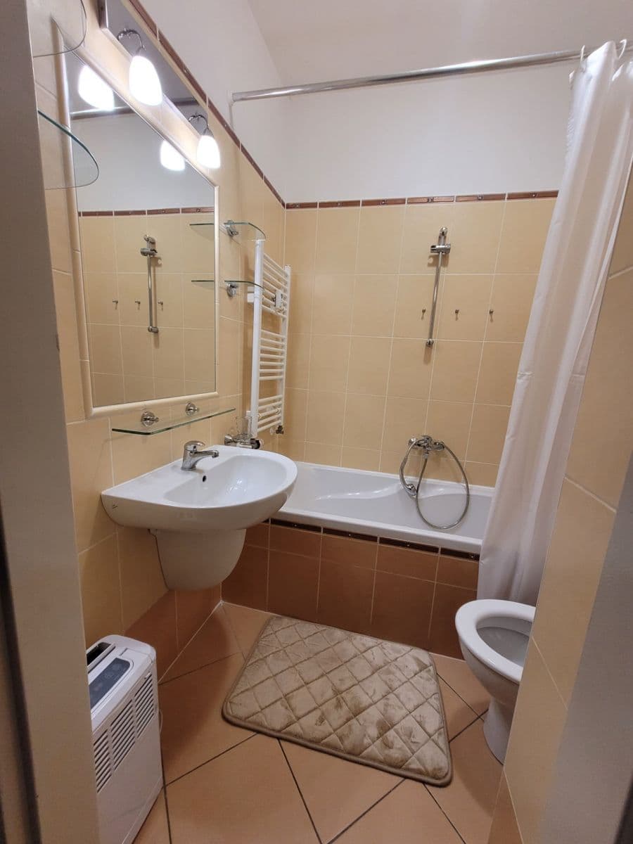 Prenájom bytu 2-izbový 56 m², Spořická, Praha, Praha Prenájom bytu 2-izbový 56 m², Spořická, Praha, Praha