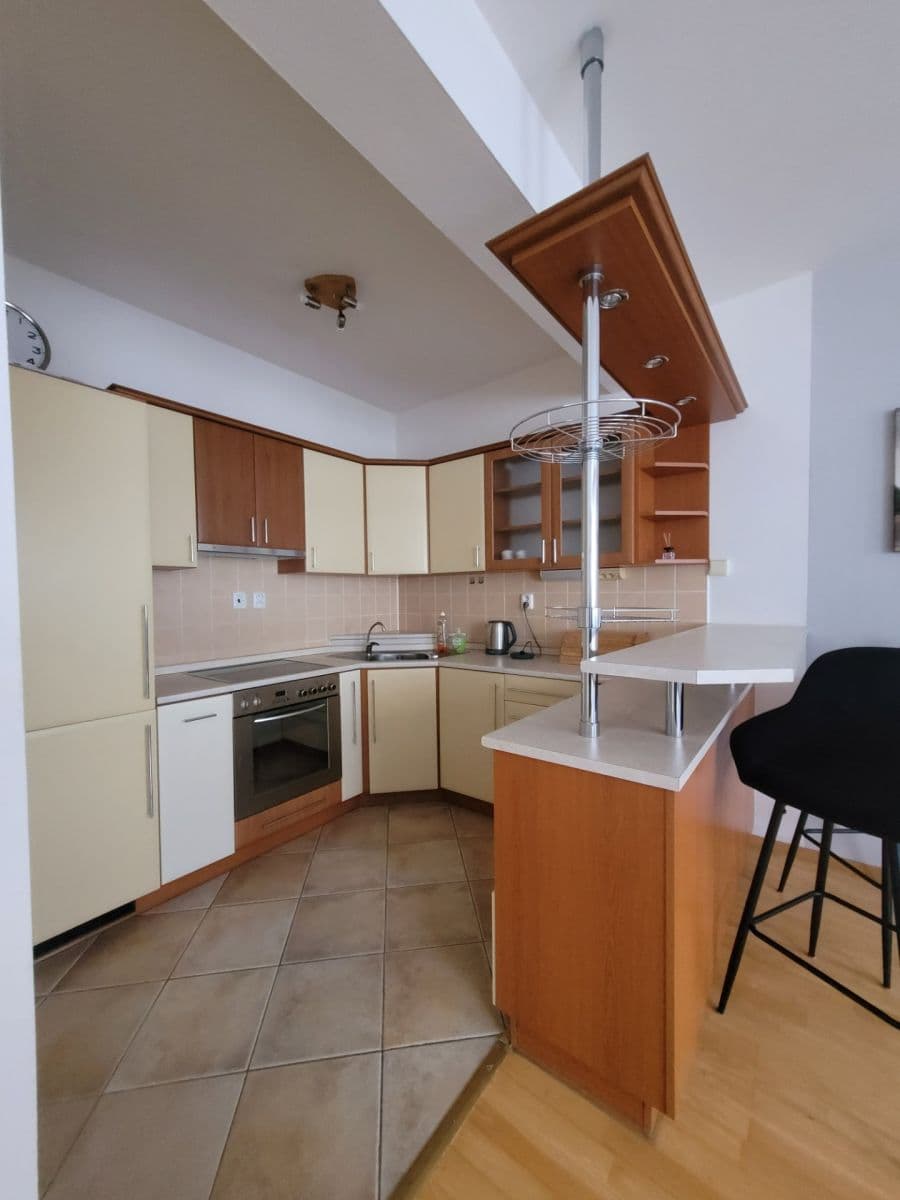 Prenájom bytu 2-izbový 56 m², Spořická, Praha, Praha Prenájom bytu 2-izbový 56 m², Spořická, Praha, Praha