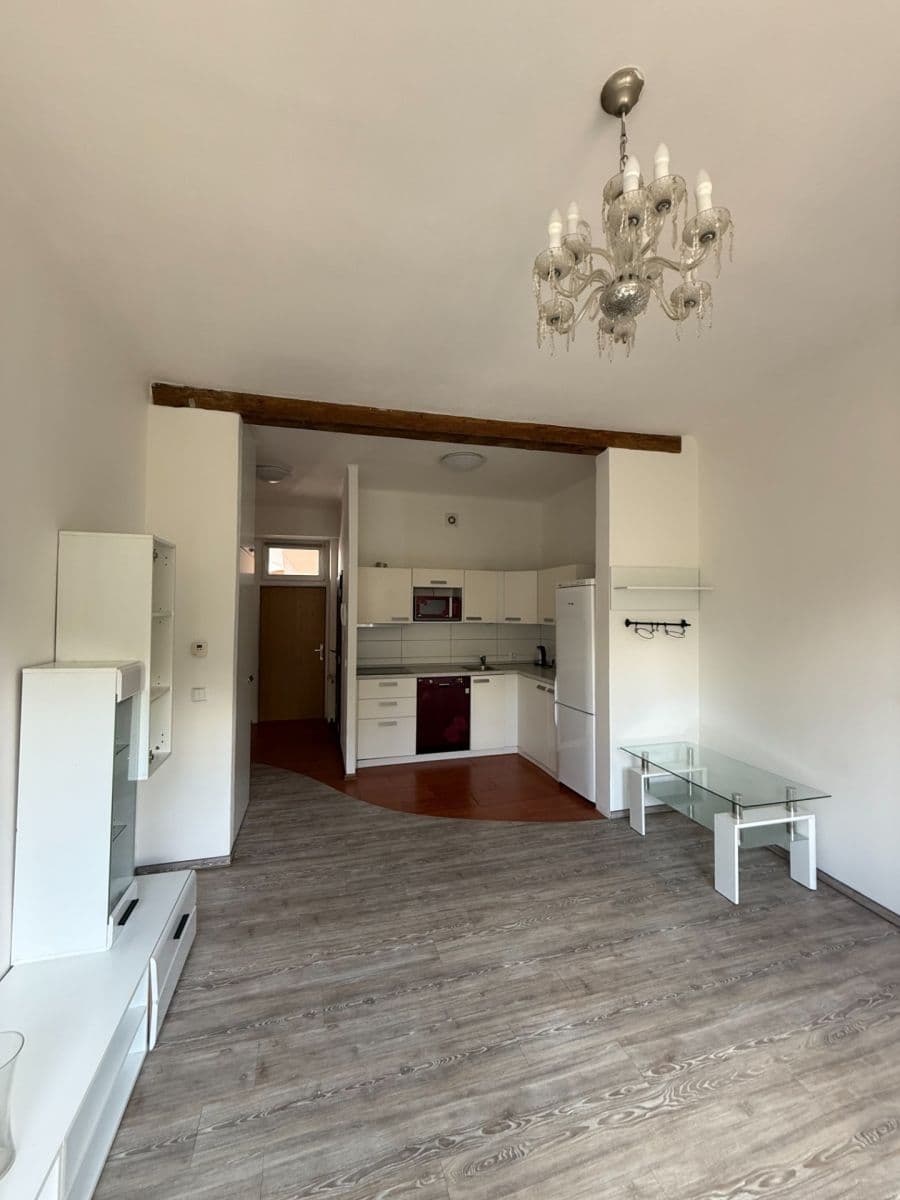 Prenájom bytu 2-izbový 40 m², Francouzská, Praha, Praha Prenájom bytu 2-izbový 40 m², Francouzská, Praha, Praha