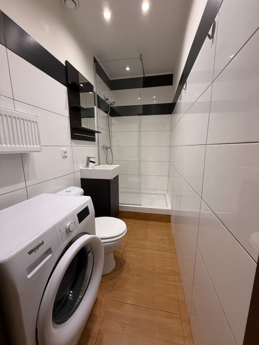 Prenájom bytu 2-izbový 40 m², Francouzská, Praha, Praha Prenájom bytu 2-izbový 40 m², Francouzská, Praha, Praha