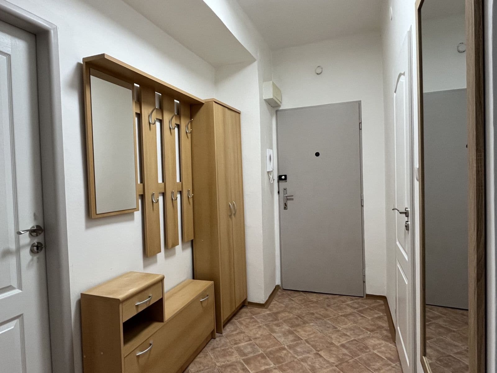 Prenájom bytu 3-izbový 70 m², Štefánikova, Louny, Ústecký kraj Prenájom bytu 3-izbový 70 m², Štefánikova, Louny, Ústecký kraj