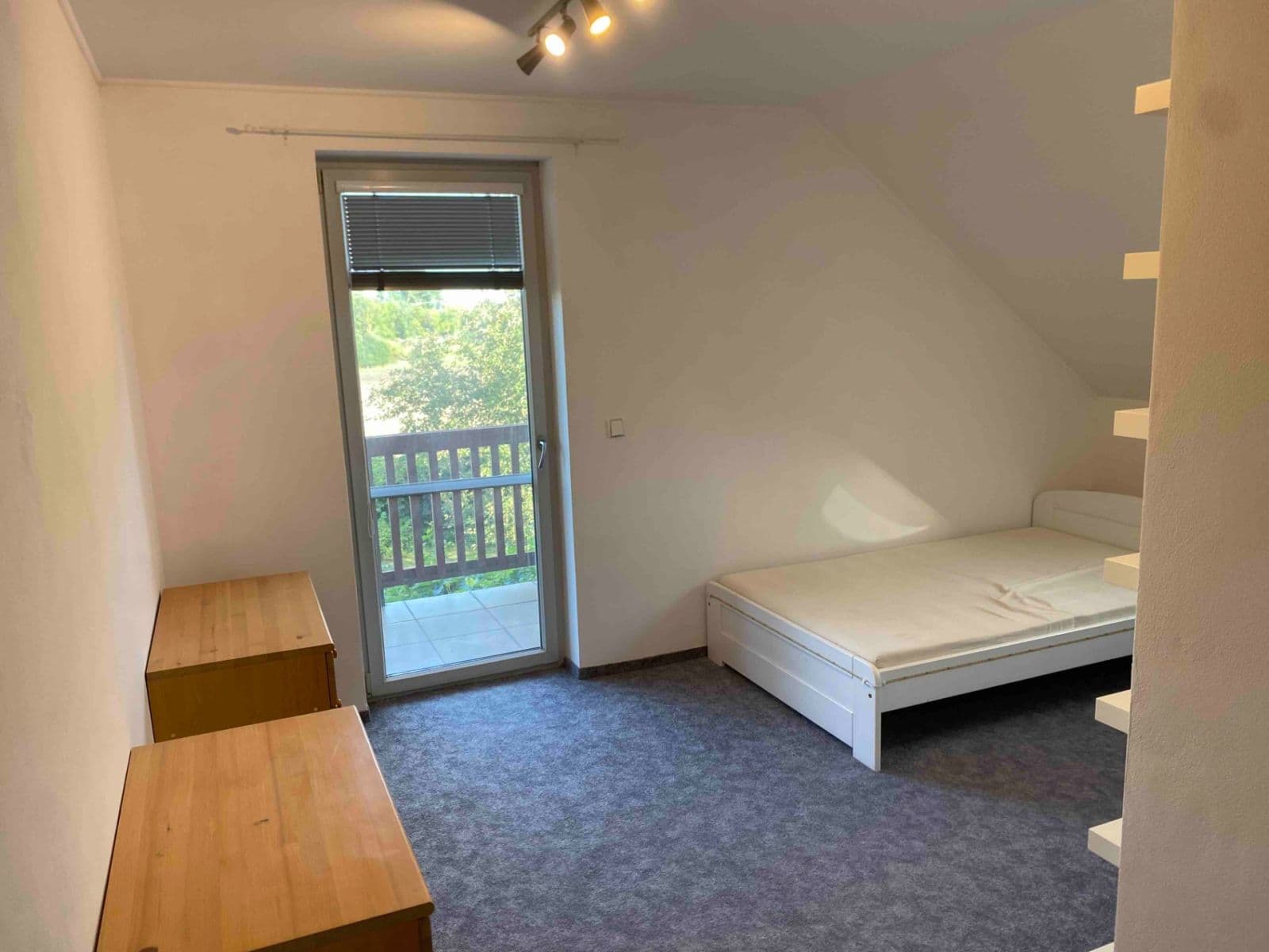 Prenájom bytu 4-izbový 108 m², Zvonková, Čakovičky, Středočeský kraj Prenájom bytu 4-izbový 108 m², Zvonková, Čakovičky, Středočeský kraj
