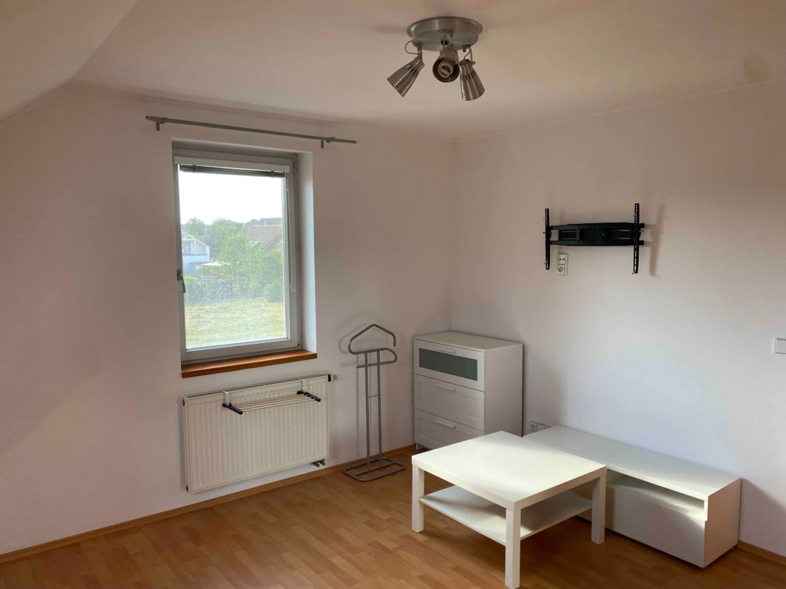 Prenájom bytu 4-izbový 108 m², Zvonková, Čakovičky, Středočeský kraj Prenájom bytu 4-izbový 108 m², Zvonková, Čakovičky, Středočeský kraj