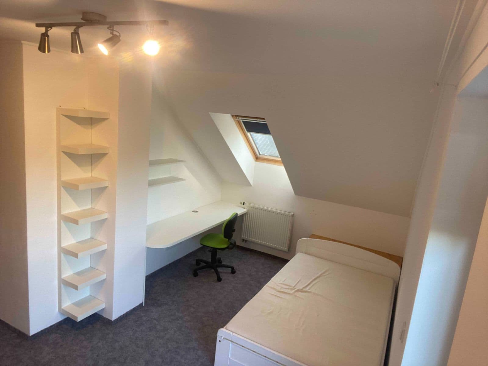 Prenájom bytu 4-izbový 108 m², Zvonková, Čakovičky, Středočeský kraj Prenájom bytu 4-izbový 108 m², Zvonková, Čakovičky, Středočeský kraj