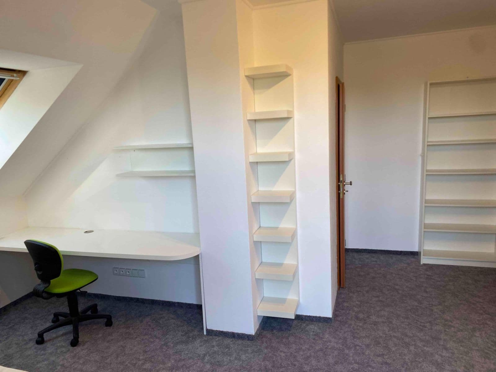 Prenájom bytu 4-izbový 108 m², Zvonková, Čakovičky, Středočeský kraj Prenájom bytu 4-izbový 108 m², Zvonková, Čakovičky, Středočeský kraj