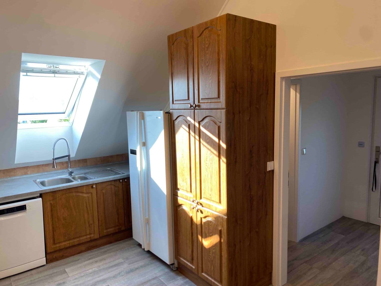 Prenájom bytu 4-izbový 108 m², Zvonková, Čakovičky, Středočeský kraj Prenájom bytu 4-izbový 108 m², Zvonková, Čakovičky, Středočeský kraj