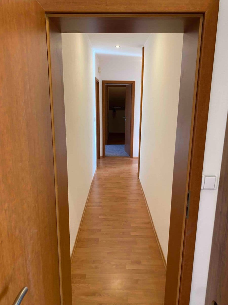 Prenájom bytu 4-izbový 108 m², Zvonková, Čakovičky, Středočeský kraj Prenájom bytu 4-izbový 108 m², Zvonková, Čakovičky, Středočeský kraj