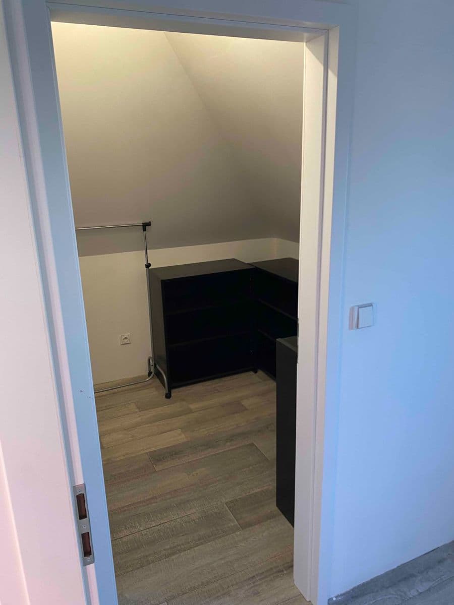 Prenájom bytu 4-izbový 108 m², Zvonková, Čakovičky, Středočeský kraj Prenájom bytu 4-izbový 108 m², Zvonková, Čakovičky, Středočeský kraj