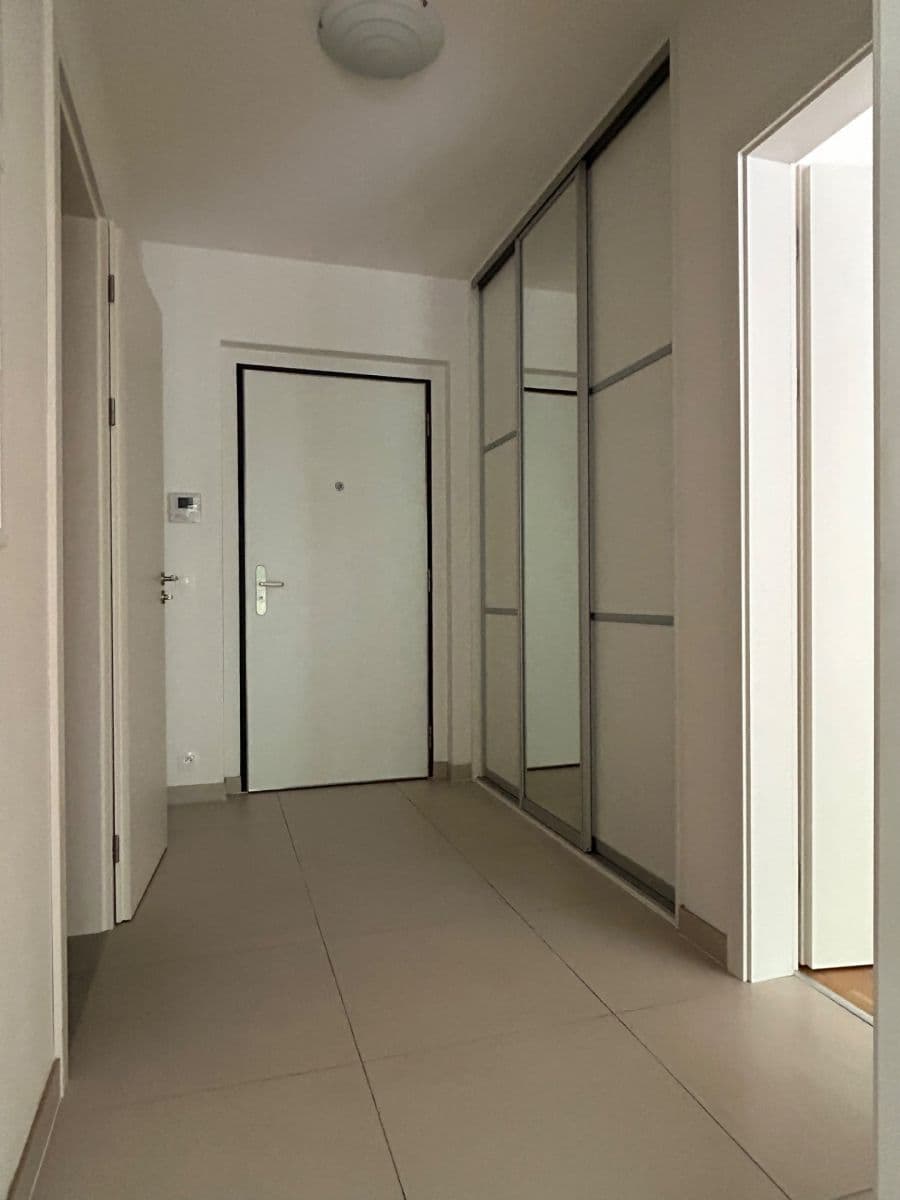 Prenájom bytu 2-izbový 54 m², Naskové, Praha, Praha Prenájom bytu 2-izbový 54 m², Naskové, Praha, Praha