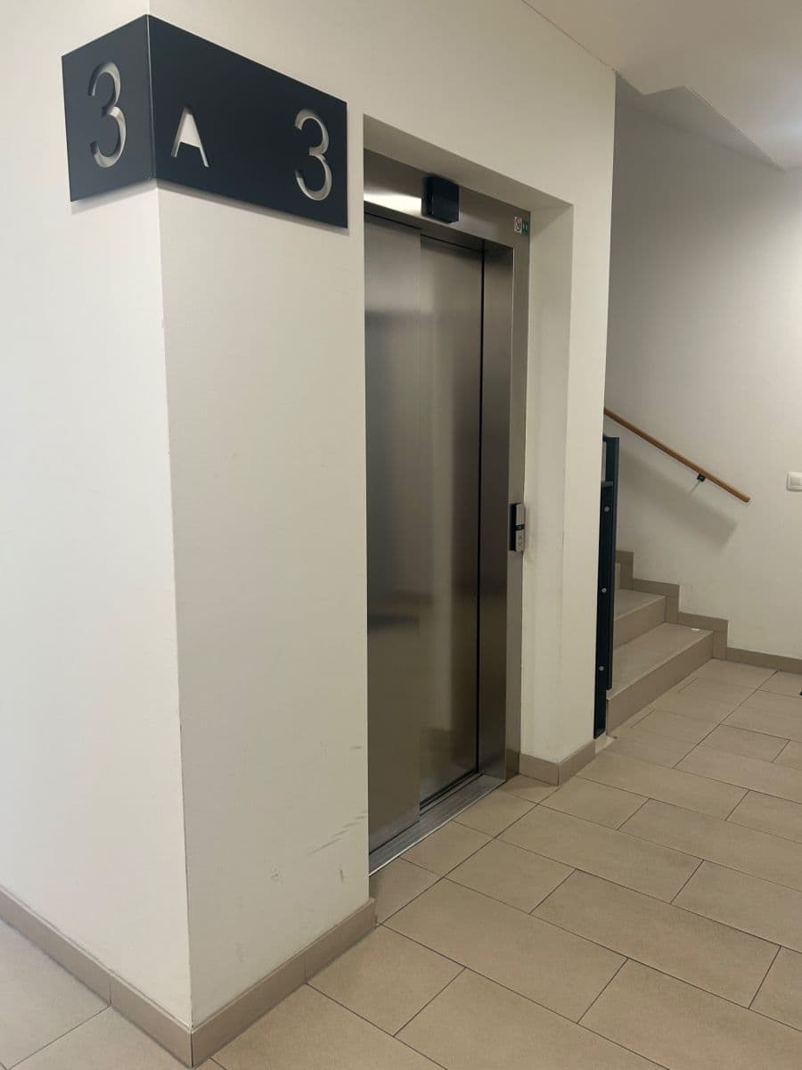 Prenájom bytu 2-izbový 54 m², Naskové, Praha, Praha Prenájom bytu 2-izbový 54 m², Naskové, Praha, Praha