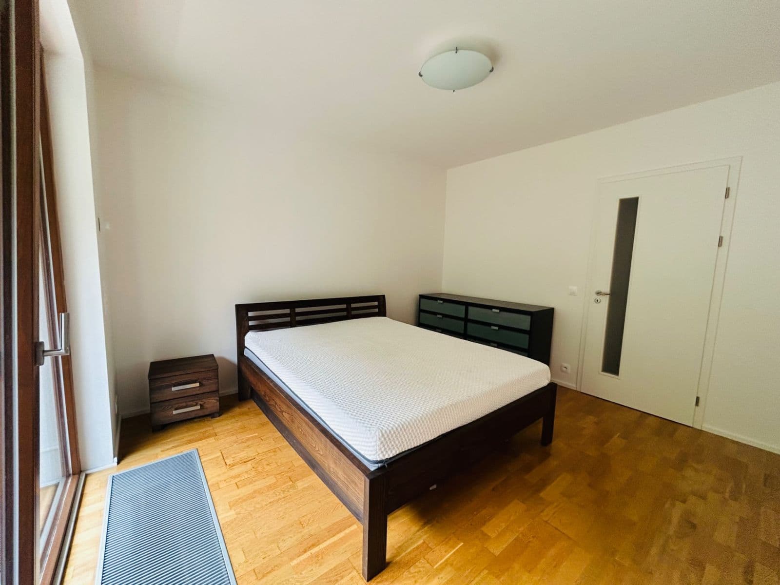 Prenájom bytu 2-izbový 54 m², Naskové, Praha, Praha Prenájom bytu 2-izbový 54 m², Naskové, Praha, Praha