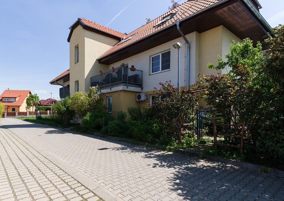 Predaj bytu 3-izbový 65 m², Habrová, Holubice, Středočeský kraj Predaj bytu 3-izbový 65 m², Habrová, Holubice, Středočeský kraj