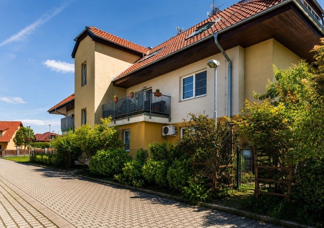 Predaj bytu 3-izbový 75 m², Habrová, Holubice, Středočeský kraj Predaj bytu 3-izbový 75 m², Habrová, Holubice, Středočeský kraj