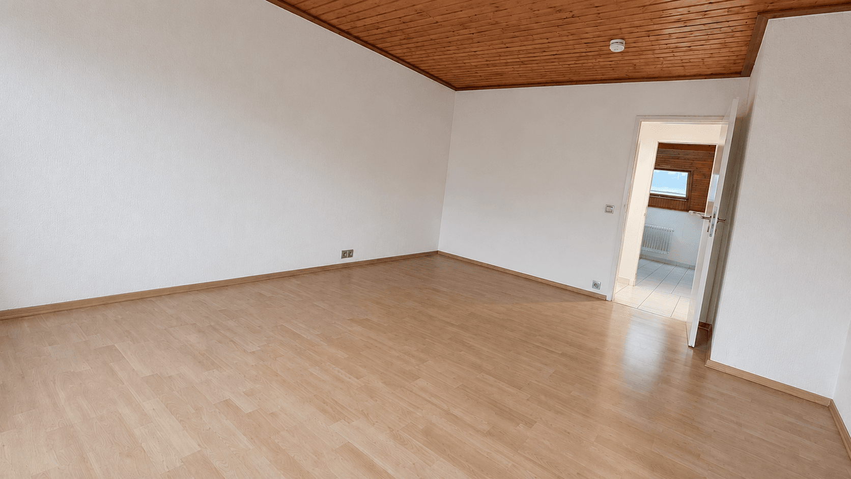 Prenájom bytu 3-izbový 92 m², Raiffeisenstraße 14-16, Remagen, Porýnie-Falcko Prenájom bytu 3-izbový 92 m², Raiffeisenstraße 14-16, Remagen, Porýnie-Falcko