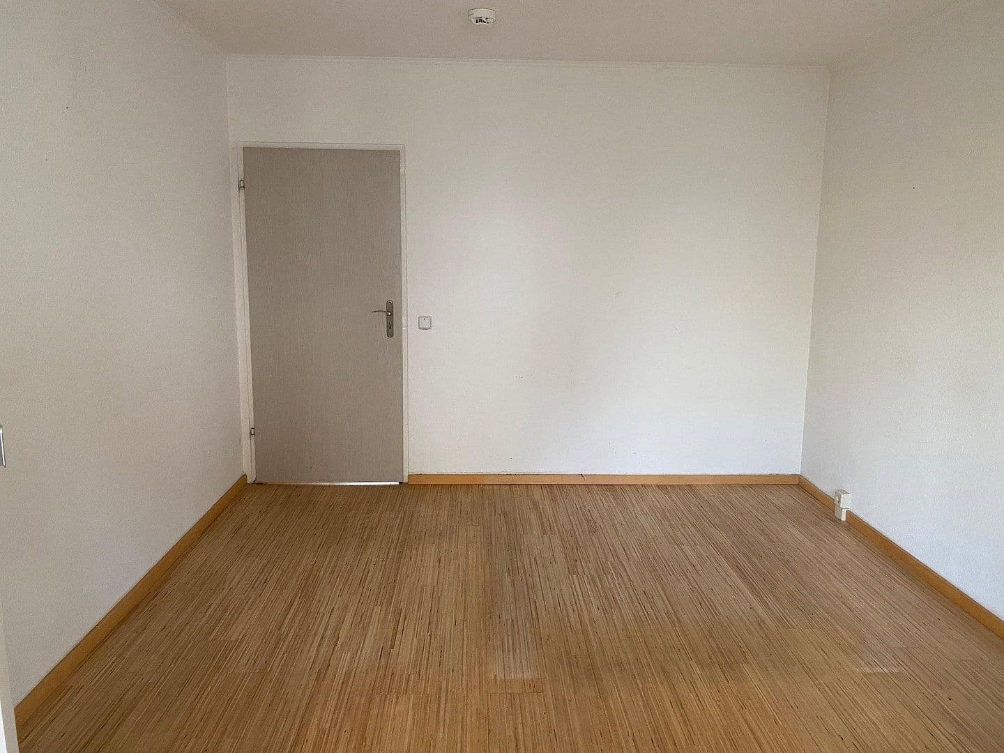 Prenájom bytu 3-izbový 62 m², Torstraße 221, Berlin, Berlín Prenájom bytu 3-izbový 62 m², Torstraße 221, Berlin, Berlín