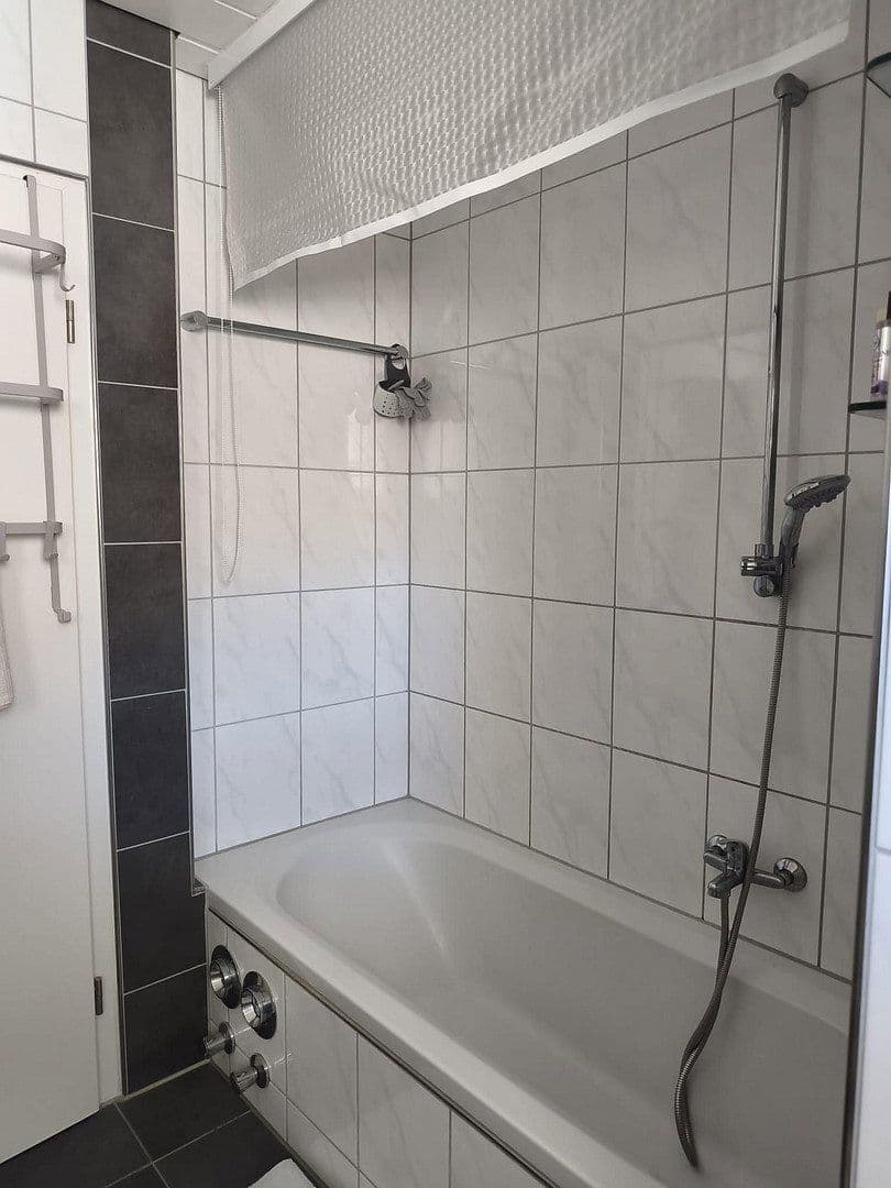 Prenájom bytu 3-izbový 100 m², Überlingen, Bádensko-Wurttembersko Prenájom bytu 3-izbový 100 m², Überlingen, Bádensko-Wurttembersko