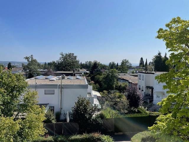 Prenájom bytu 3-izbový 87 m², Roherer Höhe 7, Stuttgart, Bádensko-Wurttembersko Prenájom bytu 3-izbový 87 m², Roherer Höhe 7, Stuttgart, Bádensko-Wurttembersko