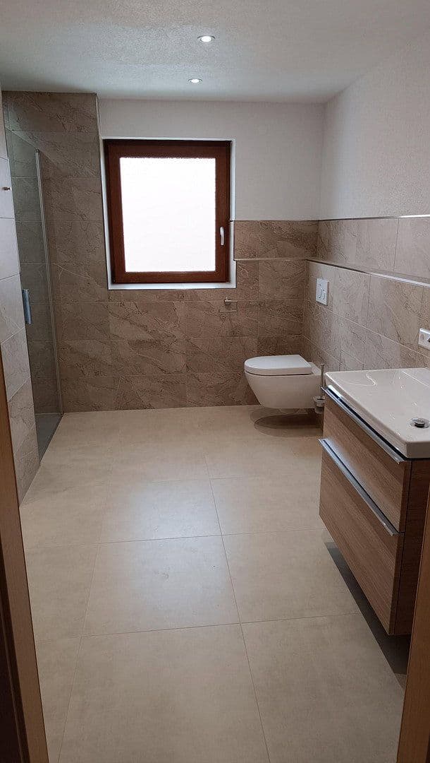 Prenájom bytu 3-izbový 108 m², Kehl, Bádensko-Wurttembersko Prenájom bytu 3-izbový 108 m², Kehl, Bádensko-Wurttembersko