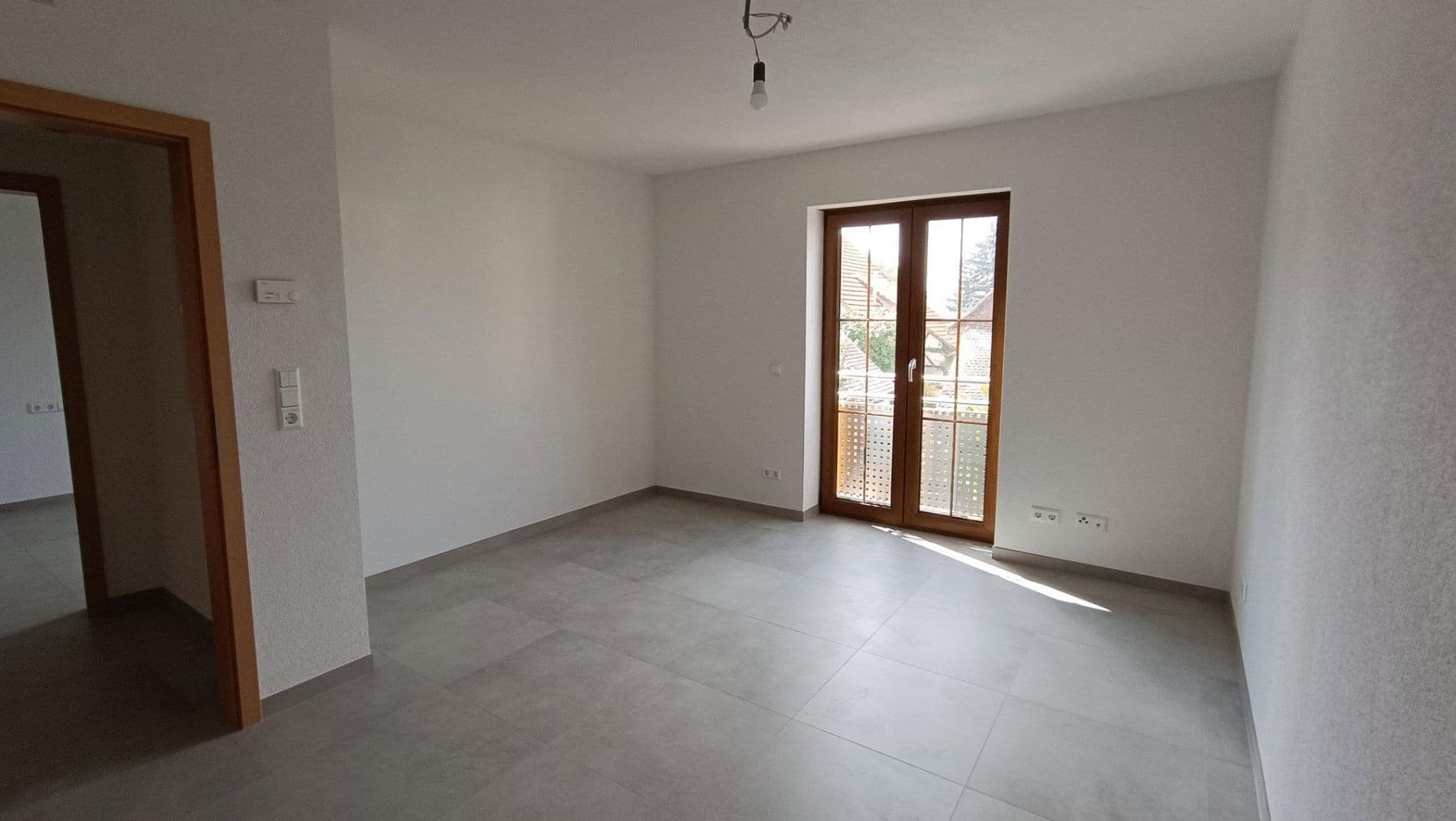 Prenájom bytu 3-izbový 108 m², Kehl, Bádensko-Wurttembersko Prenájom bytu 3-izbový 108 m², Kehl, Bádensko-Wurttembersko