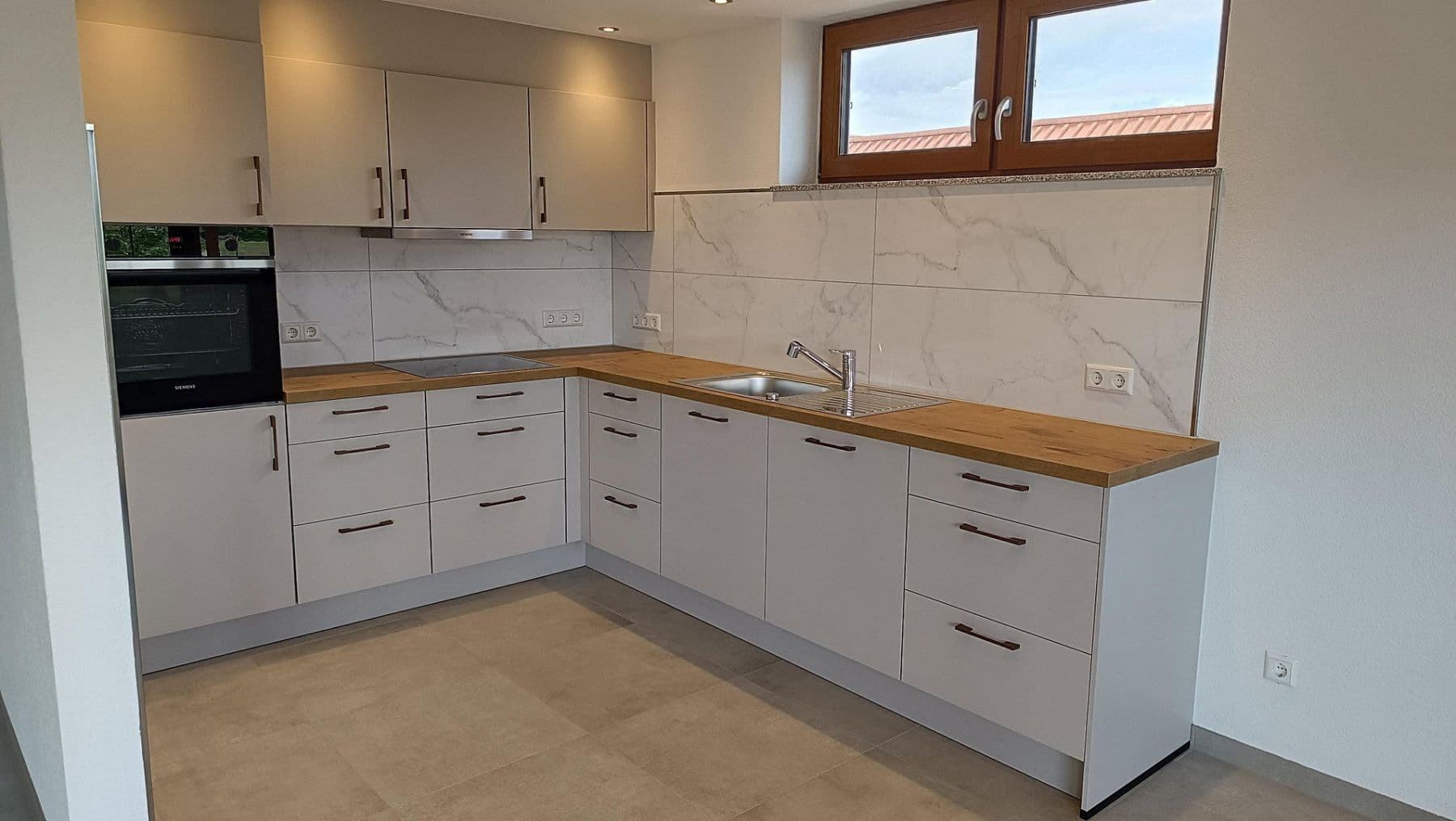 Prenájom bytu 3-izbový 108 m², Kehl, Bádensko-Wurttembersko Prenájom bytu 3-izbový 108 m², Kehl, Bádensko-Wurttembersko