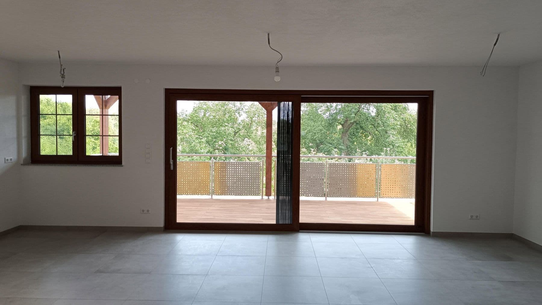 Prenájom bytu 3-izbový 108 m², Kehl, Bádensko-Wurttembersko Prenájom bytu 3-izbový 108 m², Kehl, Bádensko-Wurttembersko